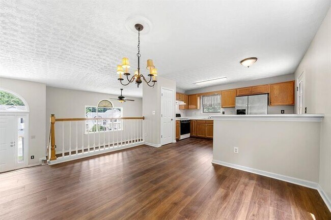 Building Photo - 62 Austin Bridge Ln