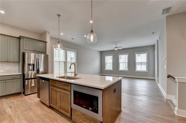 Building Photo - 106 Pinecone Pkwy