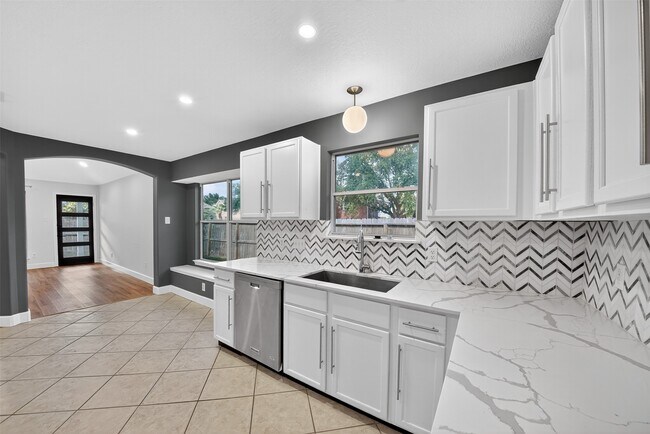 Building Photo - 17002 Analisa Cir