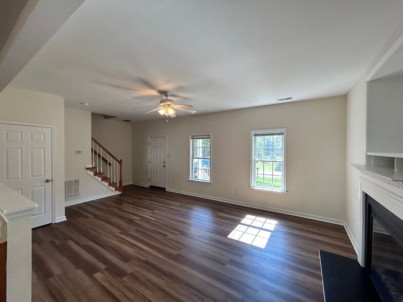 Building Photo - 402 Wilmer Ave