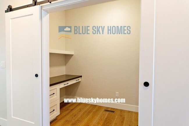 Building Photo - 9119 W Stirrup Dr