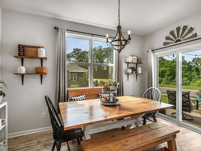 Building Photo - 324 Victory Cir