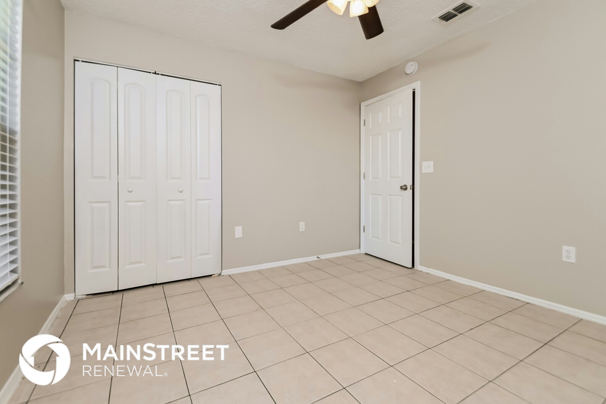 Building Photo - 3222 6th Ave W