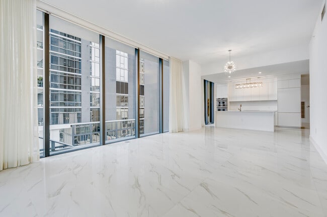 Building Photo - 700 NE 24th St