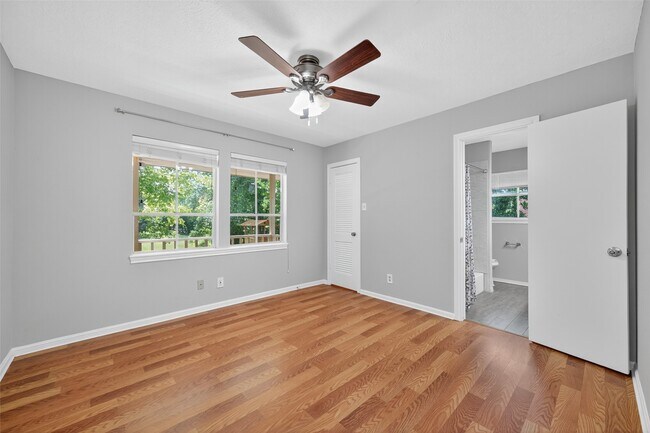 Building Photo - 663 Ravensworth Dr