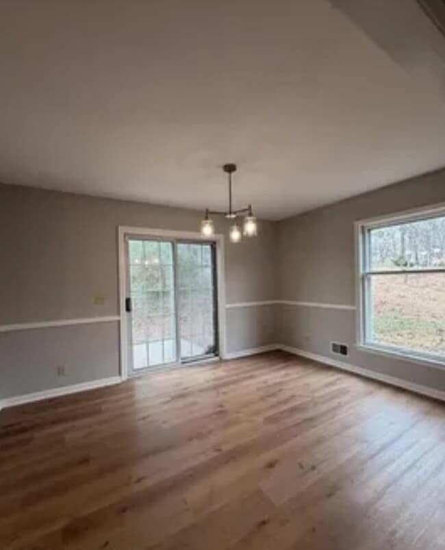 Building Photo - 634 Cherrywood Dr