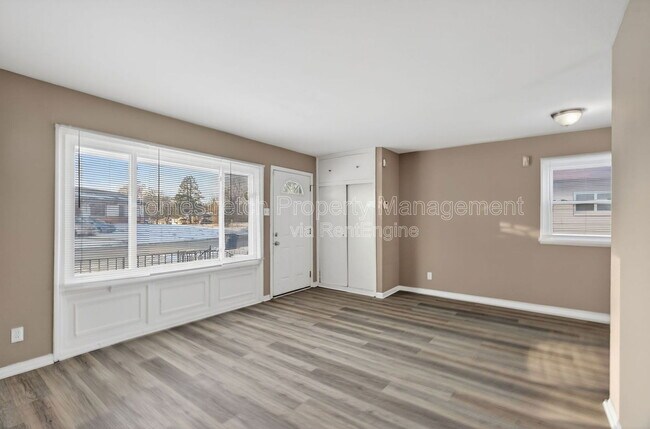 Building Photo - 9770 Scottdale Dr