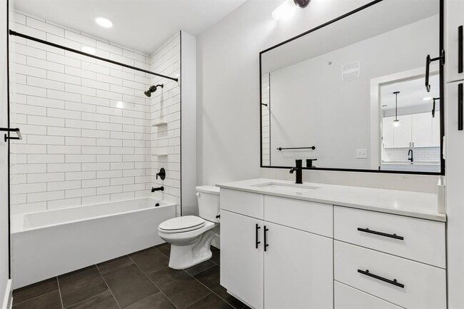 Building Photo - 3101 Govalle Ave