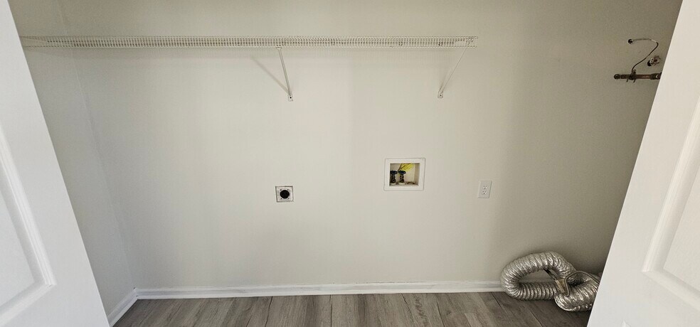 Building Photo - 757 Jennings Ct