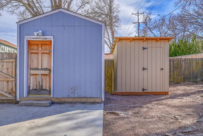 Building Photo - 2317 De Soto Rd