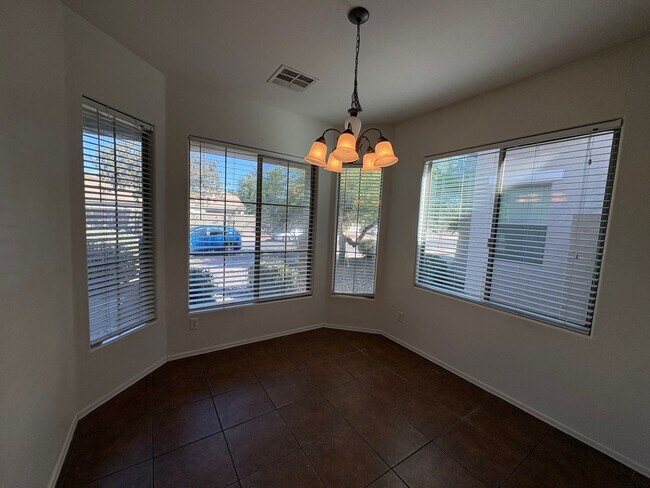 Building Photo - Single-Level Home in One of Gilbert's Most Desirable Communities