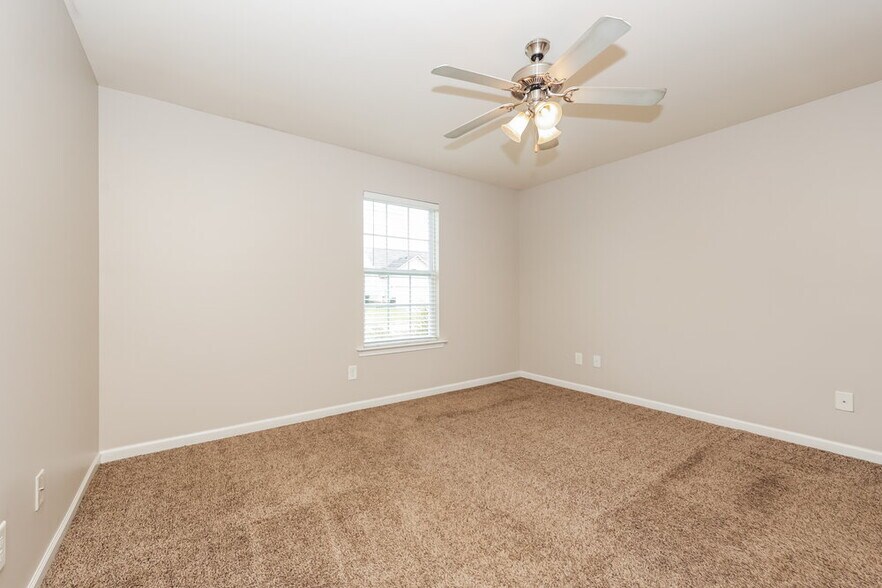 Building Photo - 2014 Cobblestone Dr