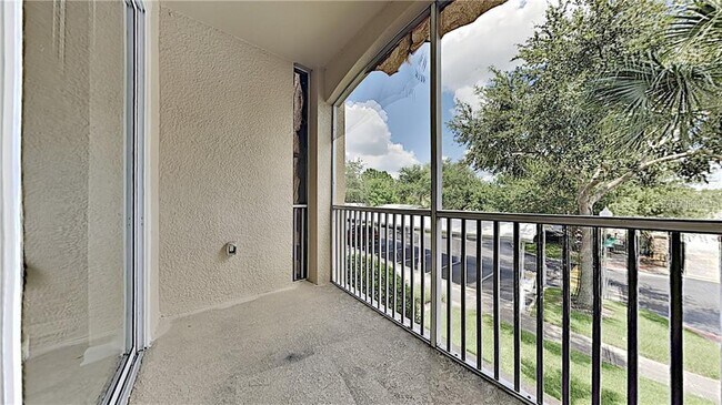 Building Photo - 2484 San Tecla St