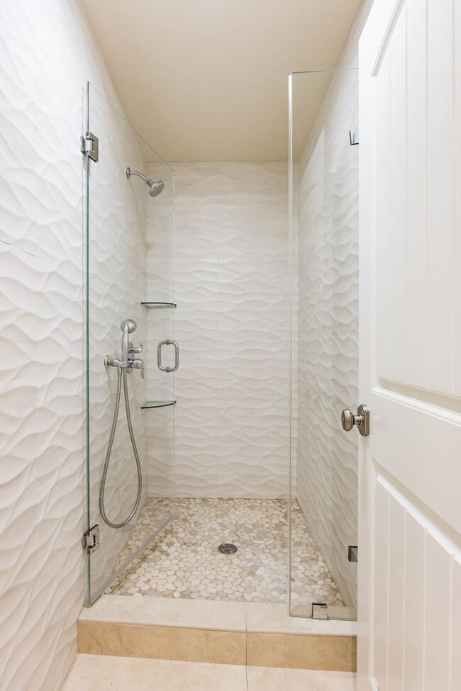 Building Photo - Meticulously Upgraded Los Altos Estate on Over an Acre