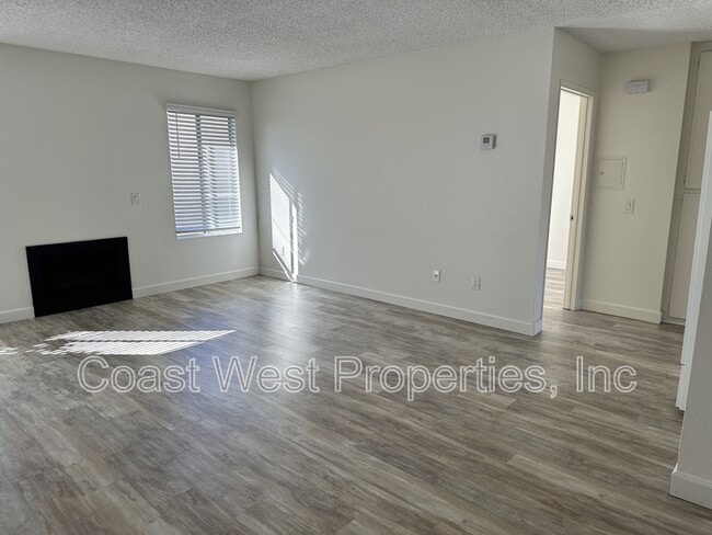 Building Photo - 3563 Roosevelt St