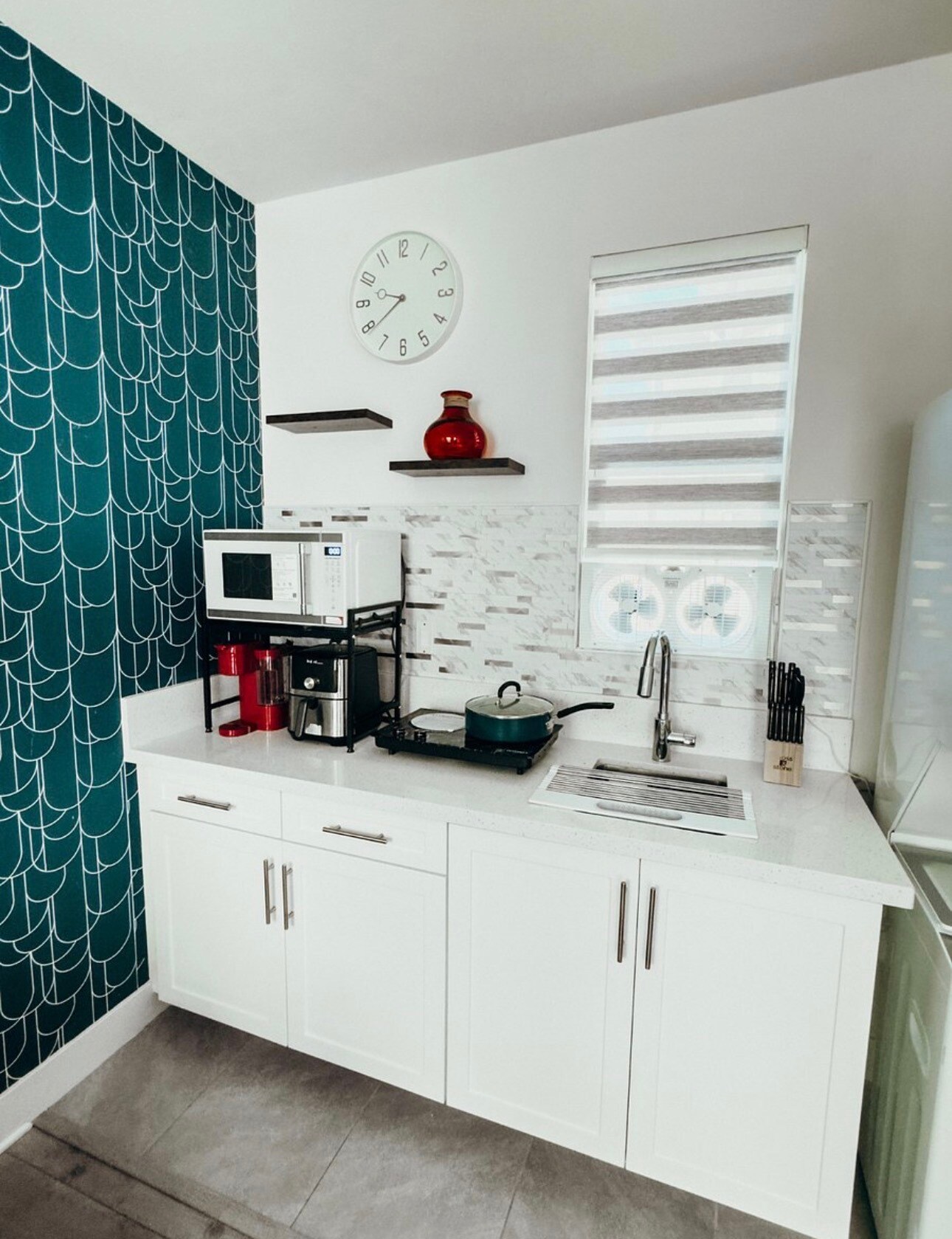 Kitchenette - 2415 Calle Grandon