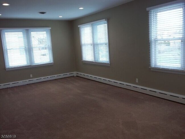 Building Photo - 11 Frelinghuysen Ave