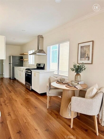 Building Photo - 1316 N Hollywood Way