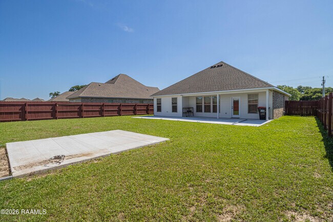 Building Photo - 303 Tall Meadows Ln