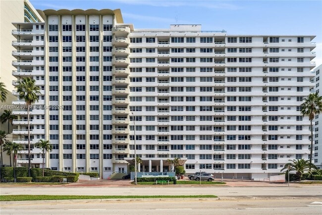 Building Photo - 5005 Collins Ave