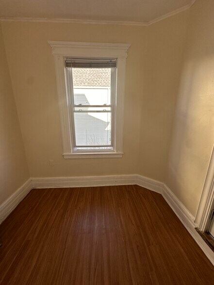 Building Photo - 18 Noll Pl