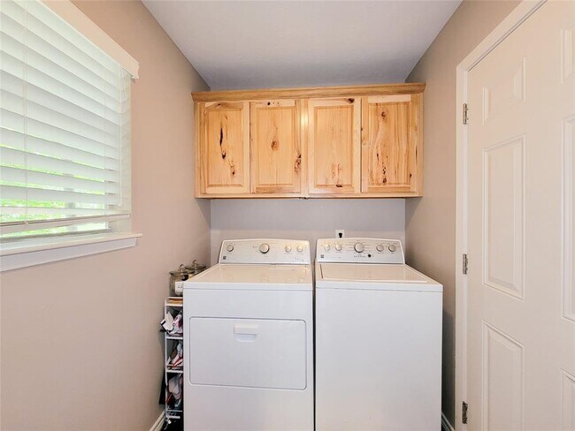 Building Photo - 3735 Hickory Knob Dr
