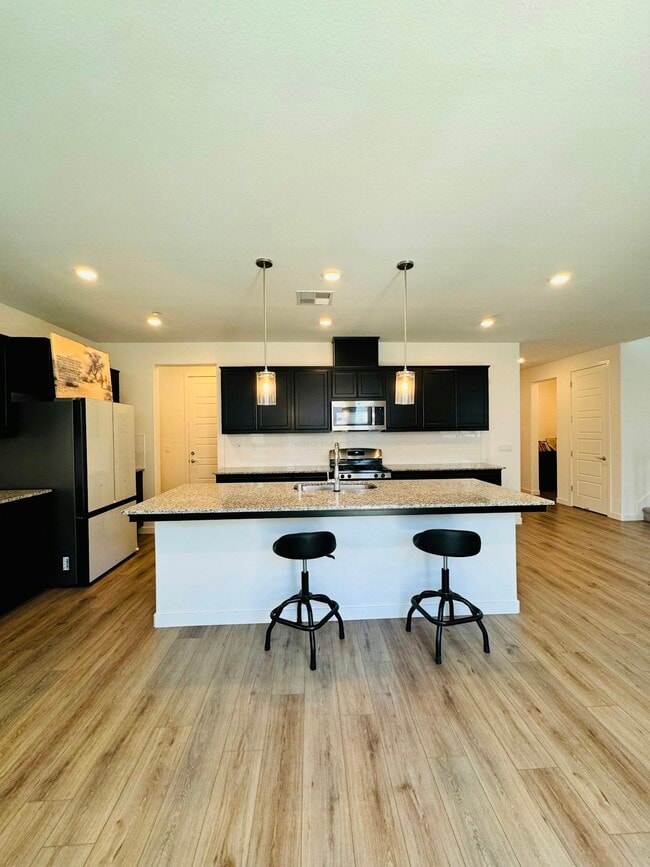 Building Photo - 5473 Guenoc Valley Ln