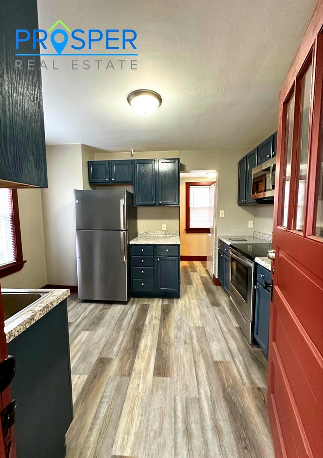 Building Photo - OM1104