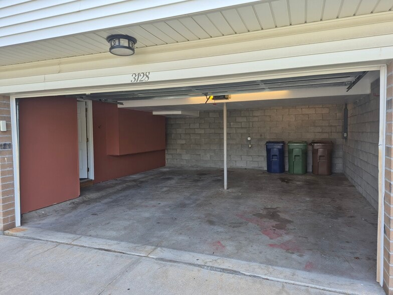 Building Photo - 3128 Sheridan Rd