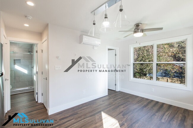 Building Photo - 911 Carolina Ave