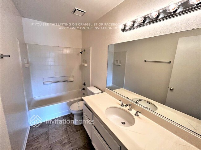Building Photo - 12388 Via De Palmas Dr