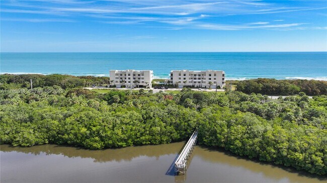 Building Photo - 4810 N Hwy A1A