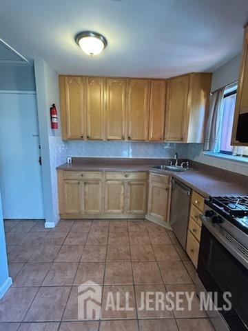 Building Photo - 212 N Oaks Blvd