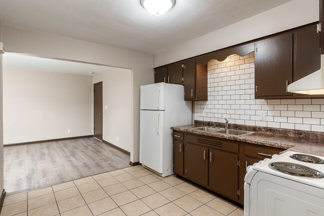 Building Photo - 3220 Darwood Dr