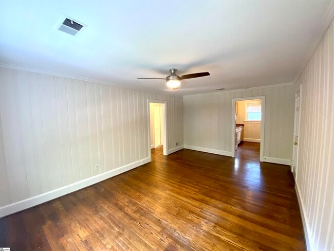 Building Photo - 5 Whitsett St