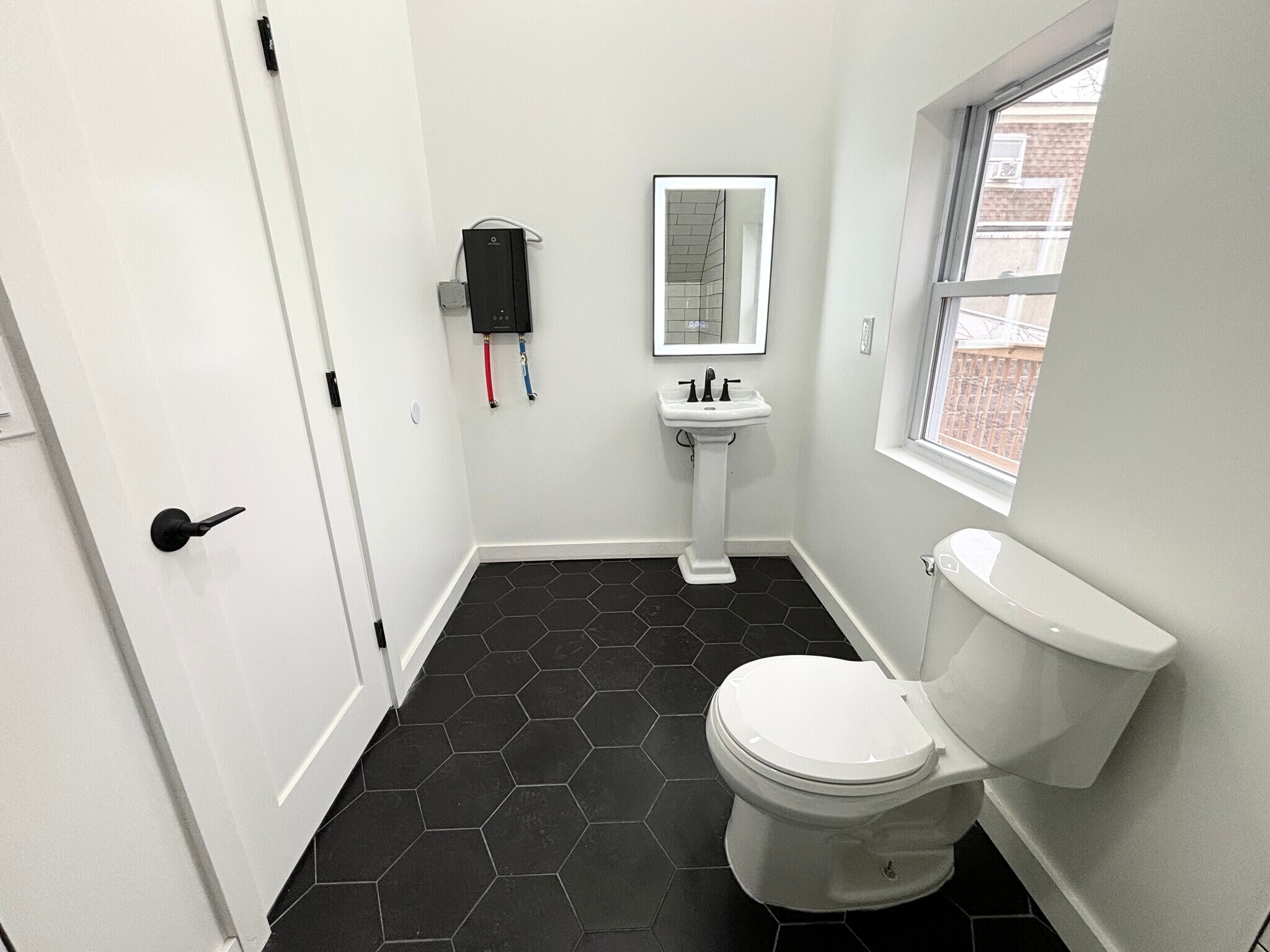 Building Photo - 165 W Main St