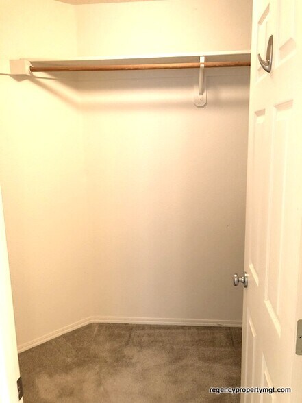 Building Photo - 4625 NW Sidewinder Pl