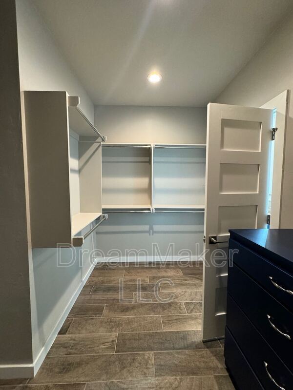 Building Photo - 5328 Red Maple Ave