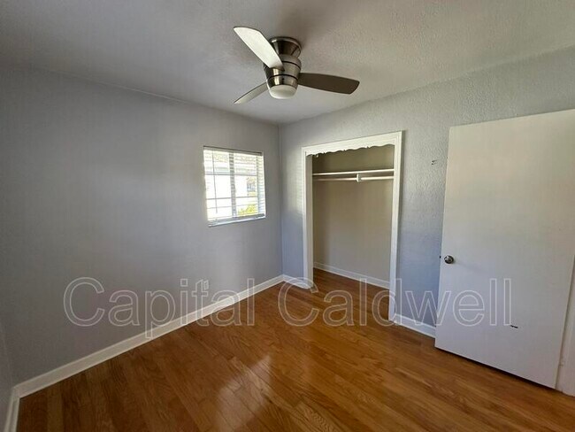 Building Photo - 18 N Meteor Ave