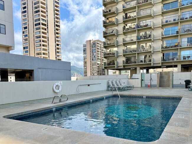 Building Photo - 2440 Kuhio Avenue-SI ID1564193P