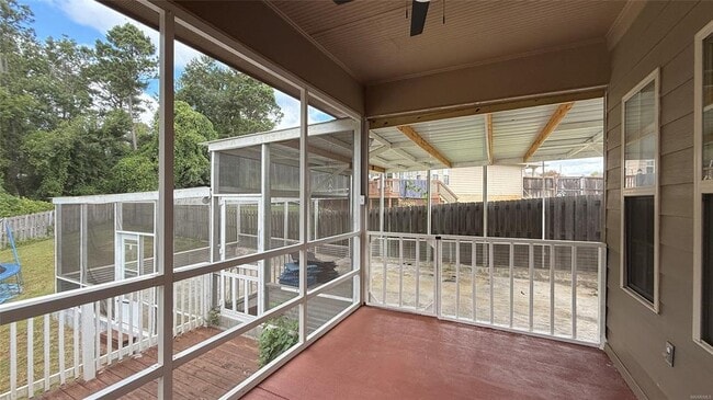 Building Photo - 703 Kingsley Dr