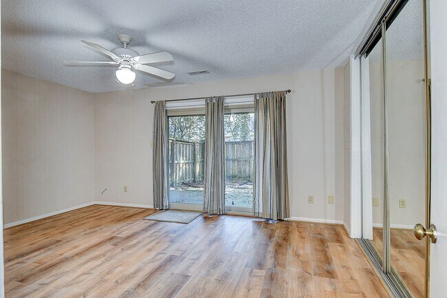 Building Photo - FOR RENT -  AEIRES ON THE BAY!