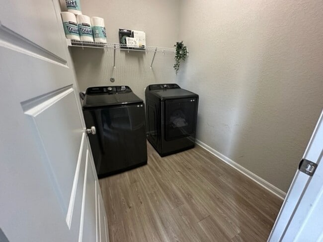 Building Photo - Move in soon! Beautiful  3 bedroom 2 bath near Lackland AFB