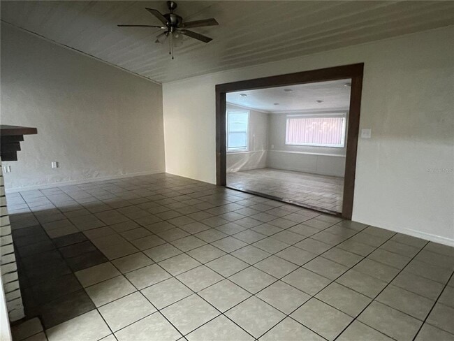 Building Photo - 1568 NE 10th St