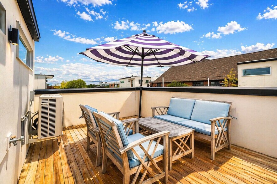 Building Photo - 620D 10th Ave E