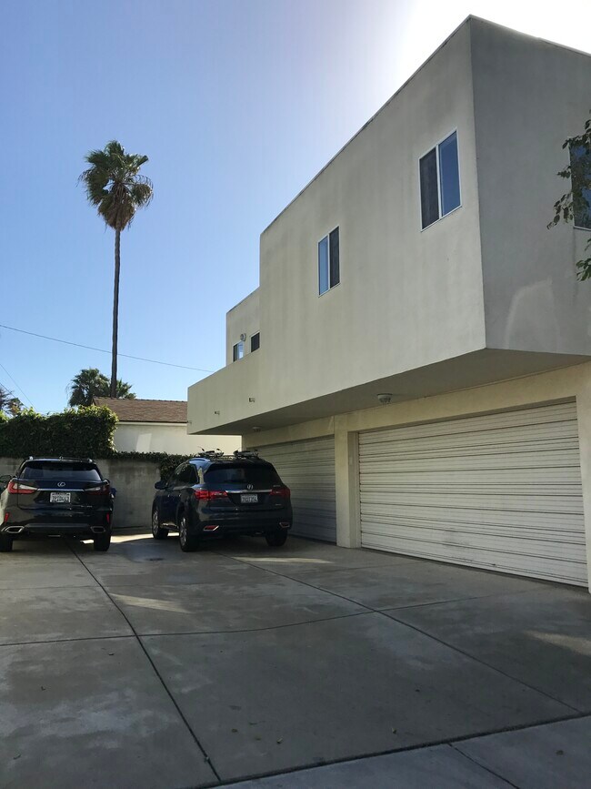 Building Photo - 2332 Abbot Kinney Blvd