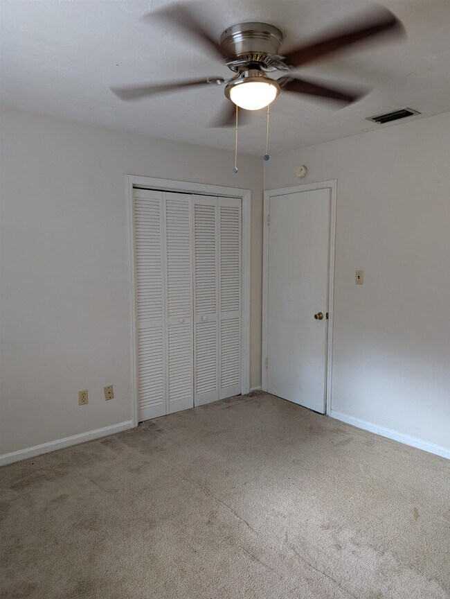 Building Photo - 671 Holyoke Ct