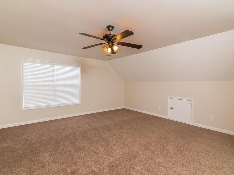 Building Photo - 3605 Jerry Anderson Dr