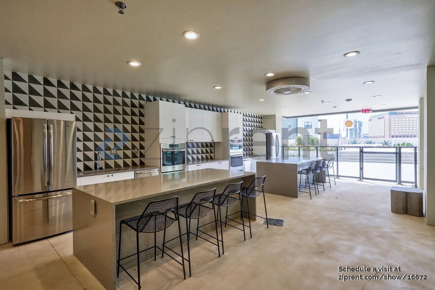 Building Photo - 800 Embassy Dr