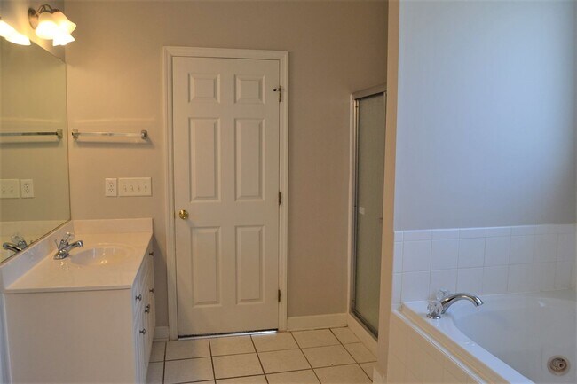 Building Photo - 351 Barnsley Dr